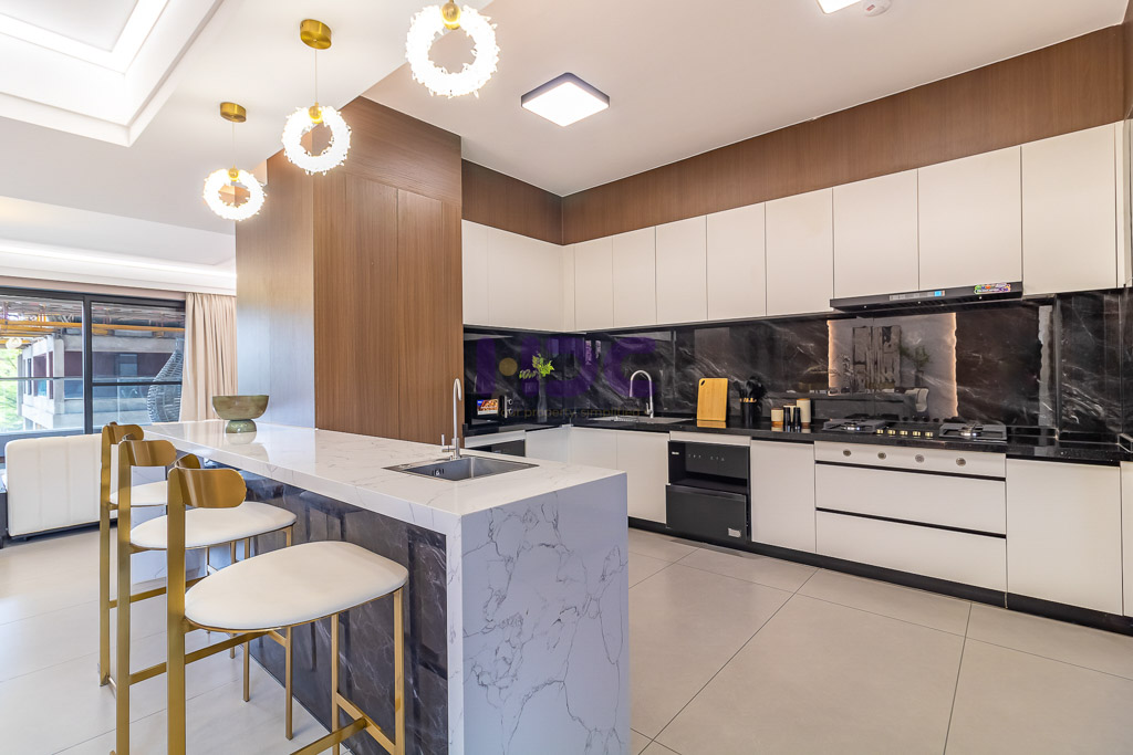 Upscale 4 Bedroom Apartment in Kileleshwa-11