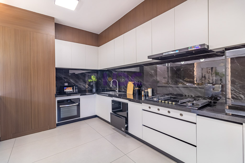 Upscale 4 Bedroom Apartment in Kileleshwa-12