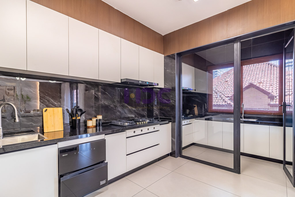 Upscale 4 Bedroom Apartment in Kileleshwa-13